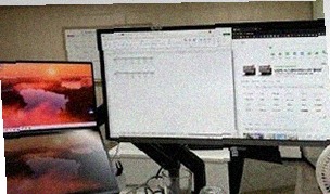 하루 종일 앉아 있는 모니터 앞 자리
